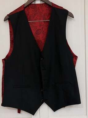 Vercini Men's Formal Black and Red Paisley Back Suit Vest Waistcoat Size 56